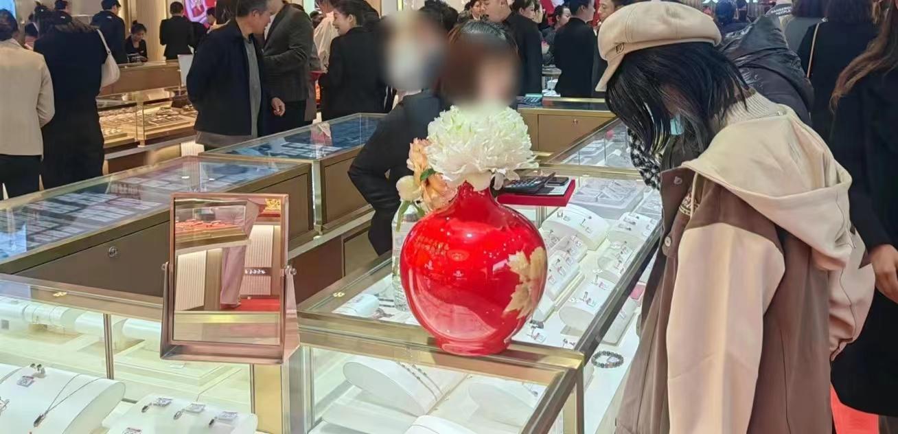 老廟黃金店回收黃金_黃金回收價(jià)格查詢今日老廟黃金_老廟黃金一口價(jià)怎么回收