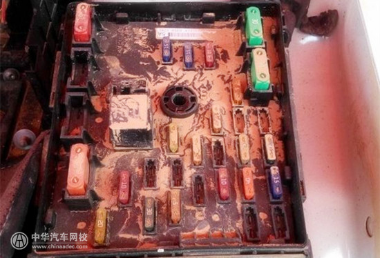 車鑒定水淹二手車怎么辦_二手車水淹車怎么鑒定_二手車是水淹車需要的證據