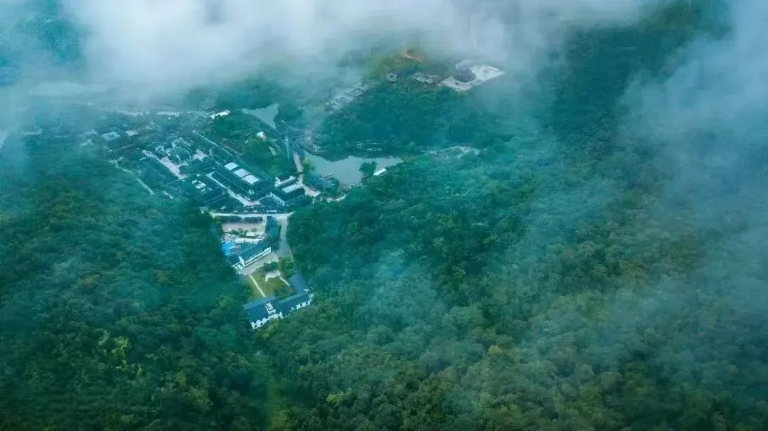句容旅游攻略一日游_茅山景區石磨豆腐村葛仙湖公園伏熱花海_春來鎮江句容踏春祈福線路